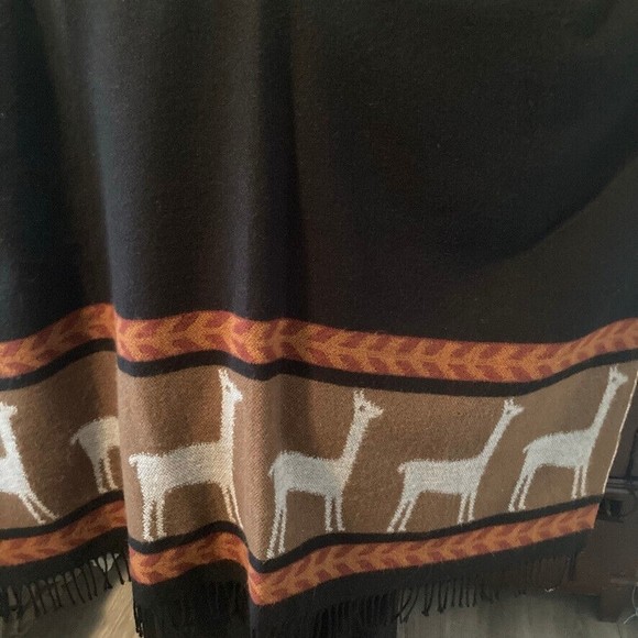 Soft Faux-Alpaca Acrylic Sweater Cape Poncho Wrap Brown/Black One Size- FRANCE - Picture 7 of 8